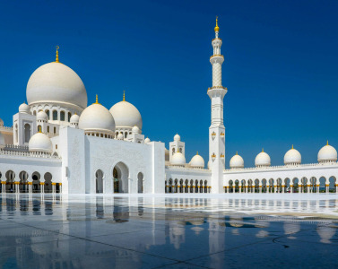 Abu Dhabi Today: Tradition and Innovation, Stillness and Ambition