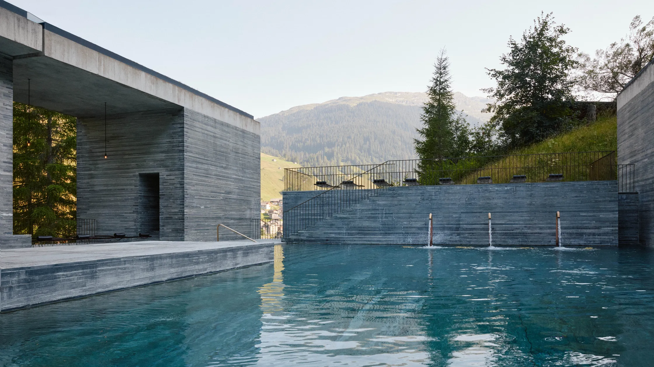 wp-content/uploads/2026/08/7132-Therme9-©-7132-Hotel-Julien-L.-Balmer.webp