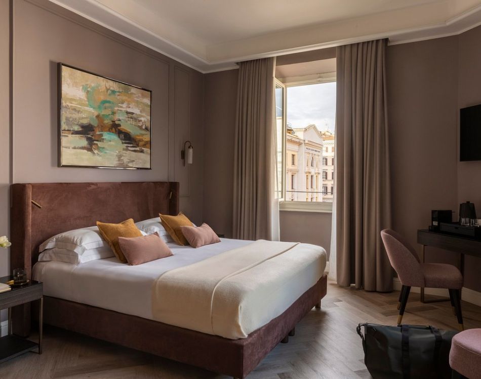 Nomos Hotel open window