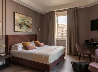 Nomos Hotel open window